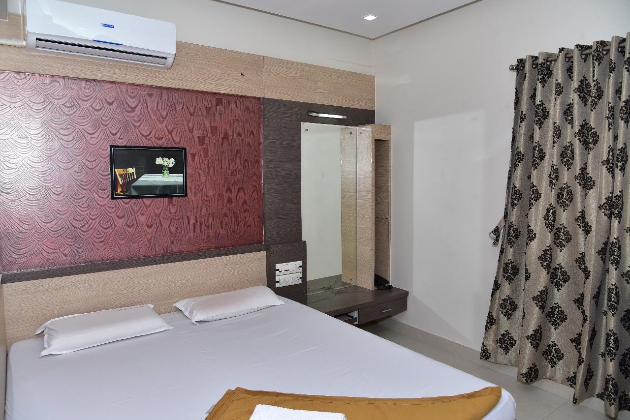 Iroomz Dwaraka Residency Bellary Exterior photo