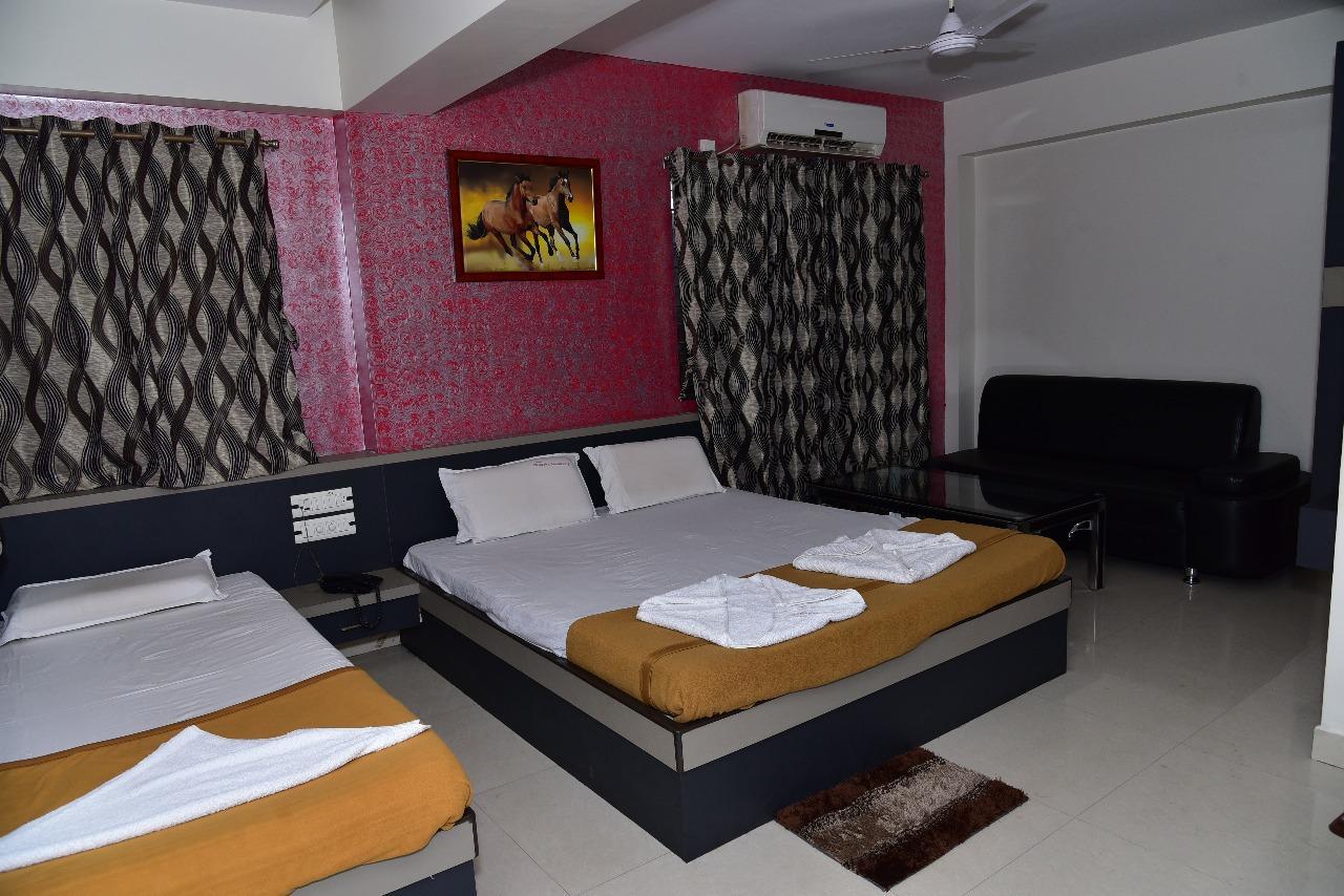Iroomz Dwaraka Residency Bellary Exterior photo
